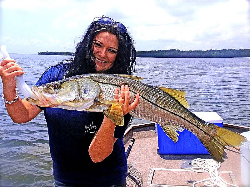 Melissa_likes_to_catch_snook._This_snook_was_caught_in_Tampa_Bay